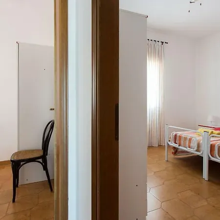 Mina Villa